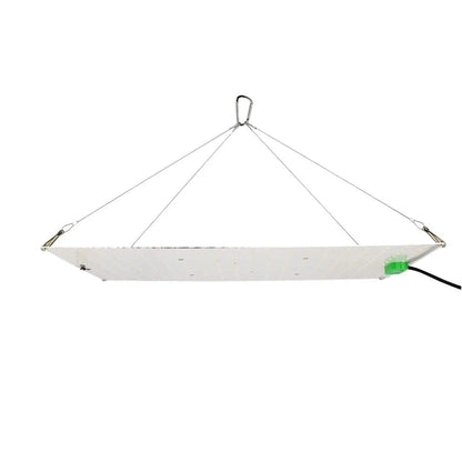 Lampe de culture LED AGROLIGHT suspendue avec câbles, panneau Quantum Board 120W optimisé pour un éclairage homogène des plantes.