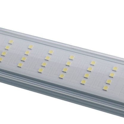 Zoom sur les LED haute intensité de la lampe Tled Florastar 42W, lumière blanche 6500K pour un développement optimal des jeunes plants.