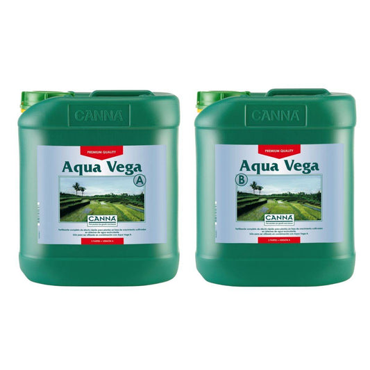 Deux bidons de 5 litres d'engrais de croissance Aqua Vega A et B, utilisés pour les systèmes hydroponiques en recirculation. Fournissent des nutriments essentiels pour une croissance rapide des plantes.
