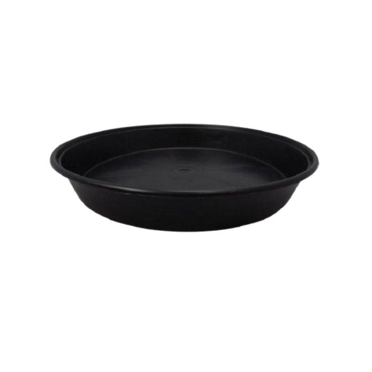 Une soucoupe noire en plastique de 50cm de diamètre, elle est adapté pour les pots rond